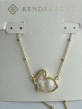 Kendra Scott Bunny Gold Short Pendant Necklace